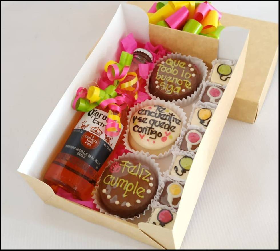 Caja de chocolates momentos dulces.